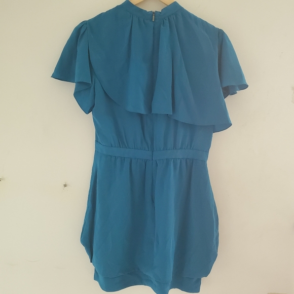 🛍TU Garen Ford flutter sleeve silk dress - Picture 2 of 5